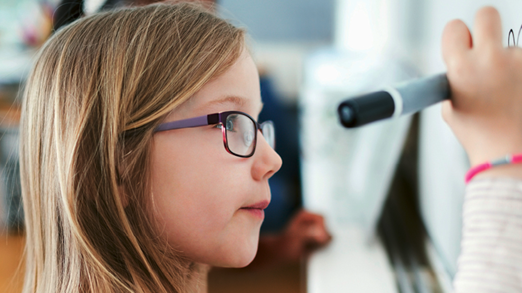 Prüfen Sie das Risiko einer hohen Kurzsichtigkeit Ihres Kindes